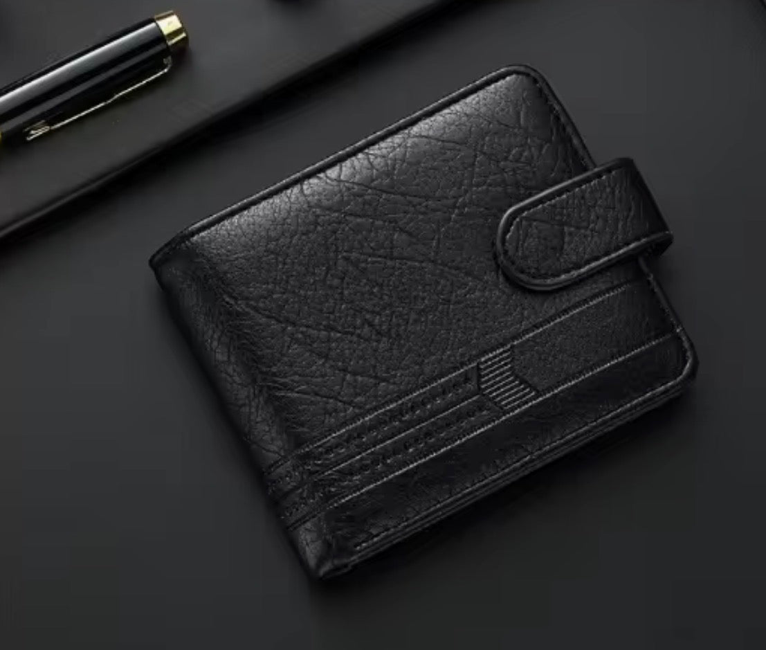 Billetera de Hombre de Cuero PU – Elegancia Compacta y Organización Funcional