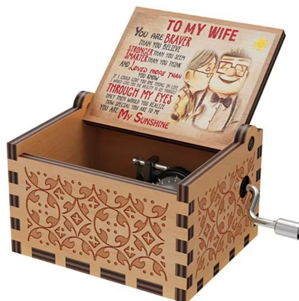 Boîte à Musique en Bois Gravée – Le Cadeau Sentimentale & Intemporel pour vos Proches