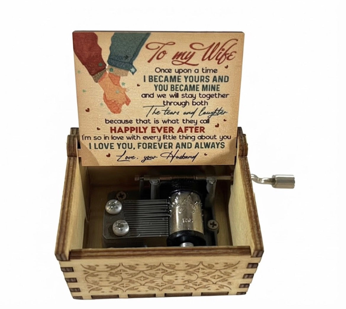 Boîte à Musique en Bois Gravée – Le Cadeau Sentimentale & Intemporel pour vos Proches